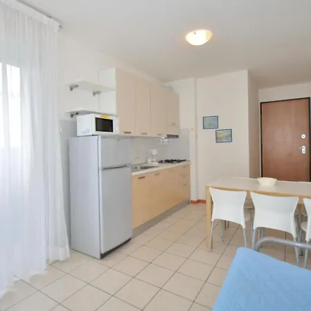 Mara, Apartment