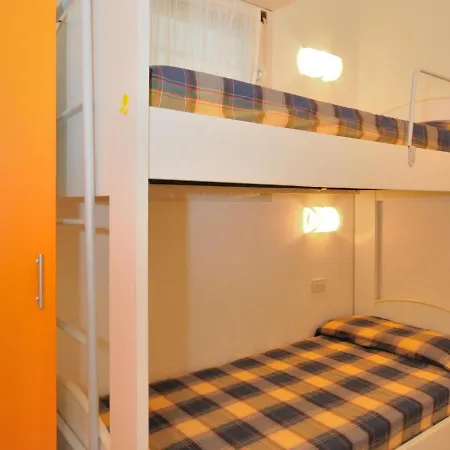 Mara, Apartment